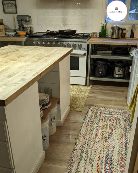 simple farmhouse kitchen